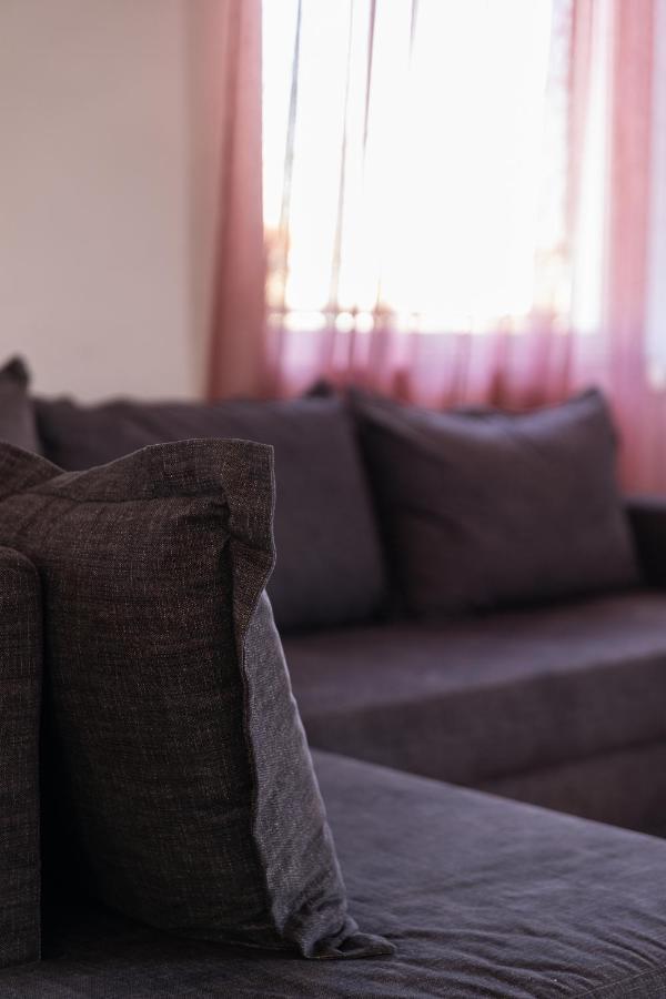 Deluxe La Apartment